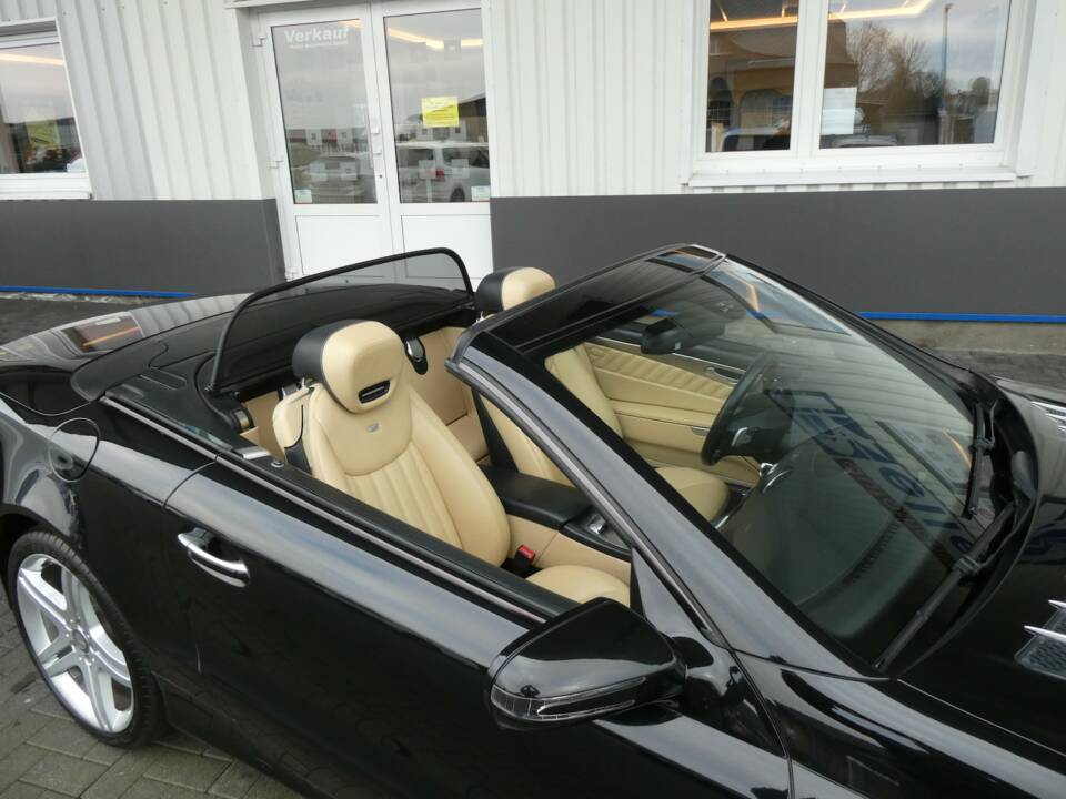Bild 16/18 von Mercedes-Benz SL 500 (2009)