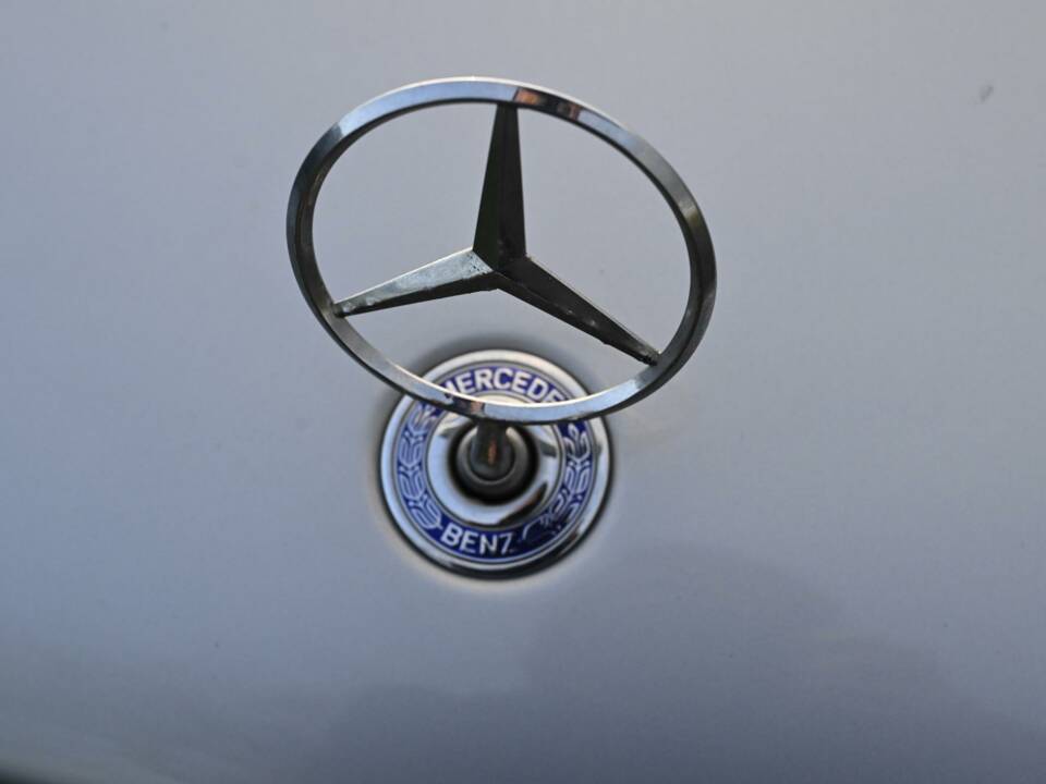 Image 26/50 de Mercedes-Benz S 500 L (2001)
