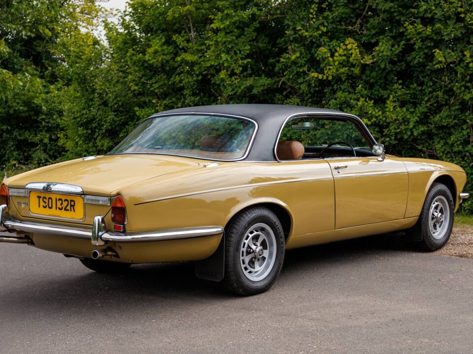 Bild 1/40 von Daimler Sovereign 4.2 (1976)