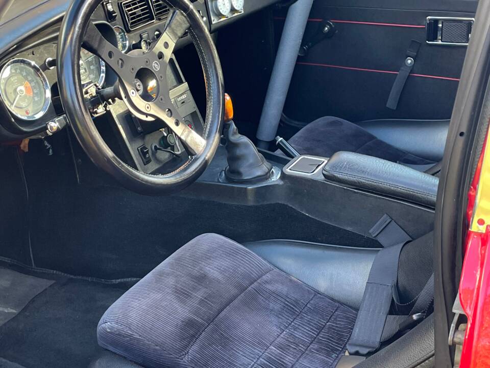 Afbeelding 7/23 van MG MGB GT (1972)