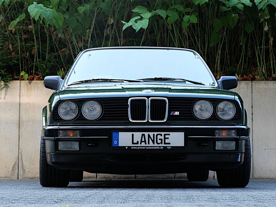 Immagine 6/48 di BMW 325i (1986)