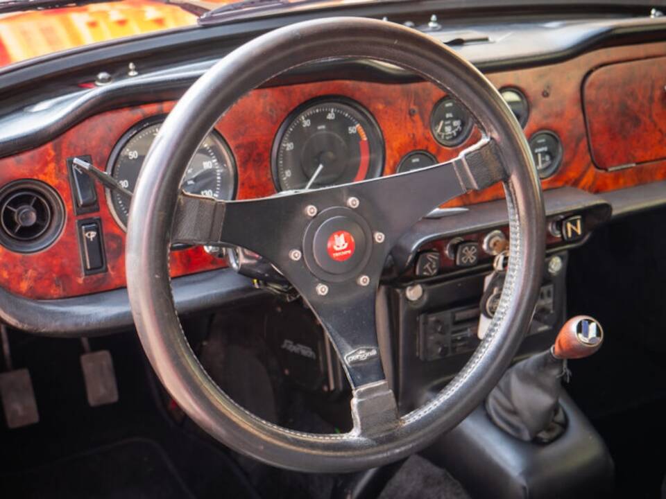 Bild 33/47 von Triumph TR 6 PI (1969)