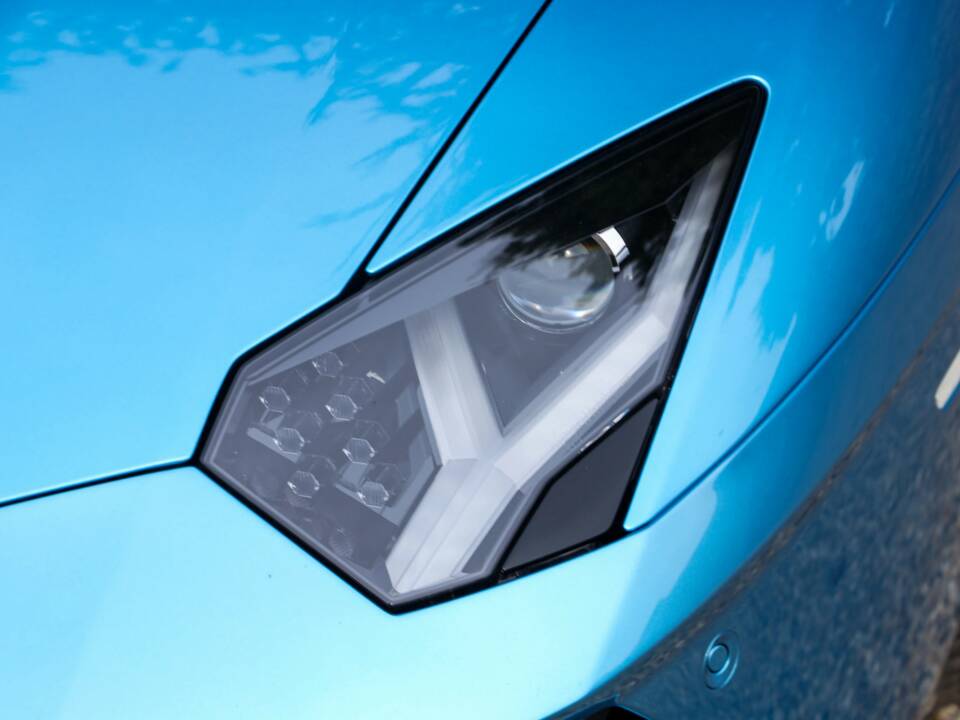 Image 42/50 of Lamborghini Aventador S (2018)