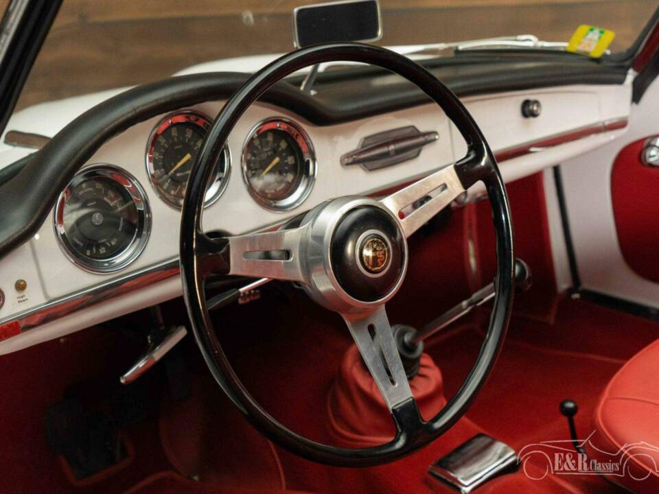 Afbeelding 11/19 van Alfa Romeo Giulia 1600 Spider Veloce (1964)