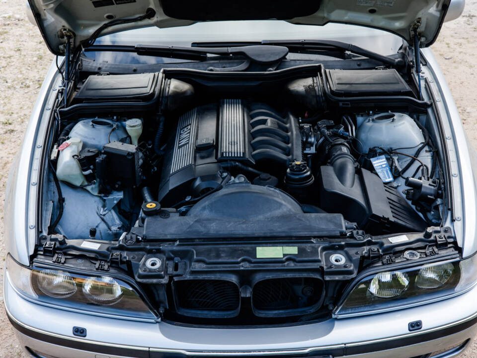 Bild 18/31 von BMW 528i (1996)