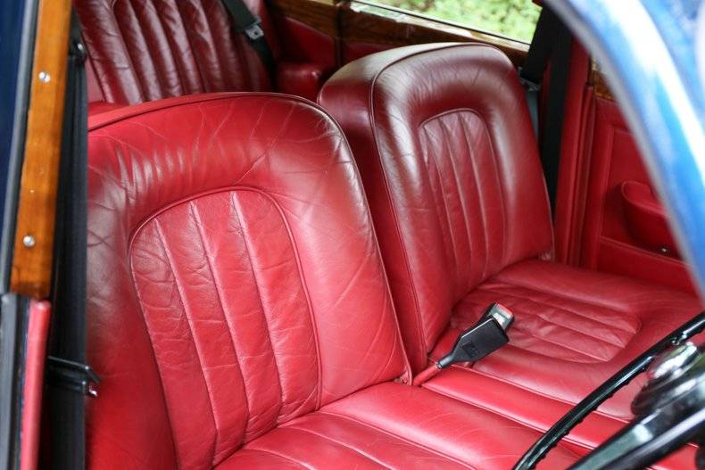 Image 6/44 of Bentley S 3 Continental Flying Spur (1964)