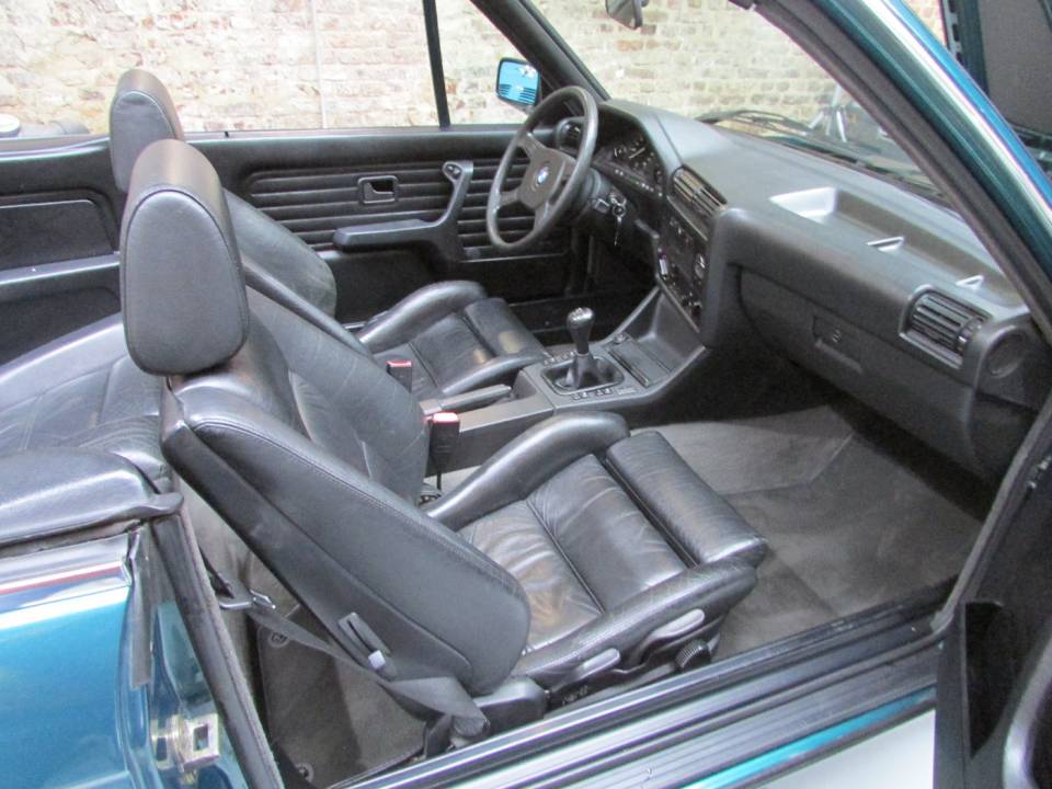 Afbeelding 30/30 van BMW 318i (1992)