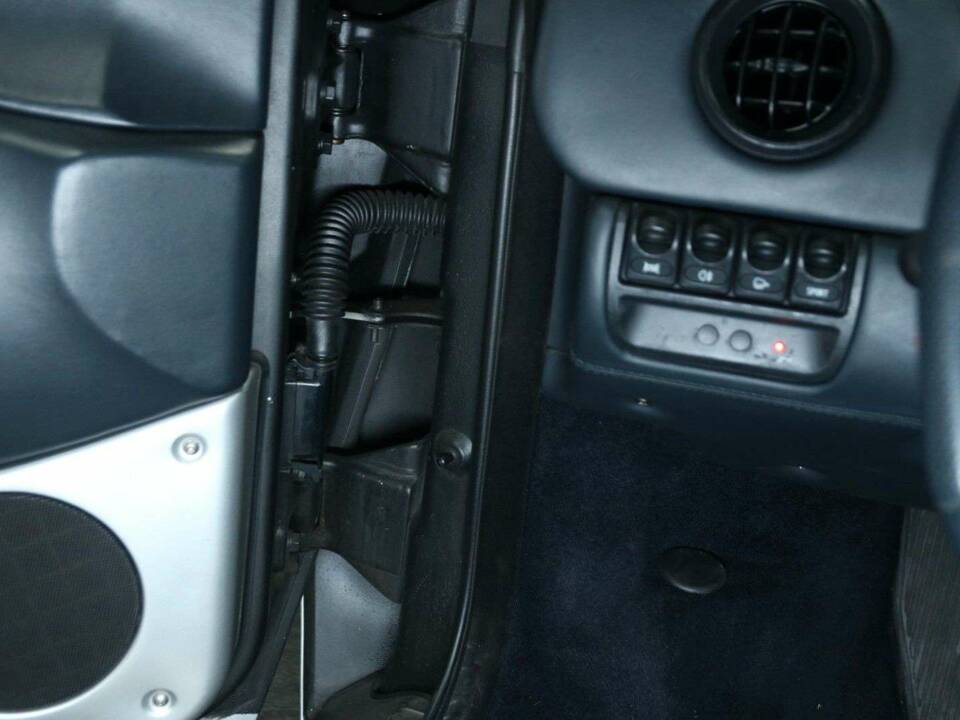 Immagine 11/50 di Ferrari 360 Spider (2003)