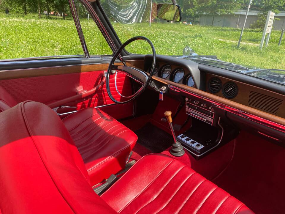 Image 50/79 of BMW 2000 CS (1969)