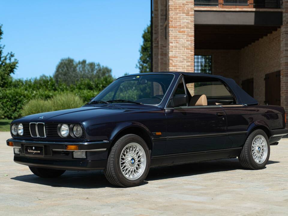 Image 2/50 of BMW 320i (1989)