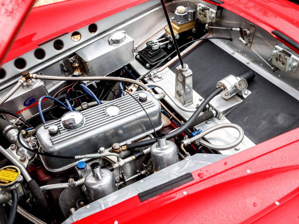 Image 45/49 of MG MGA 1850 (1960)