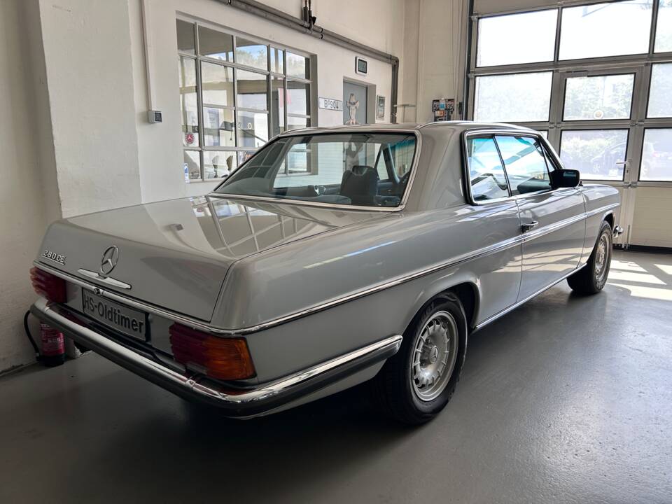 Image 8/61 of Mercedes-Benz 280 CE (1974)