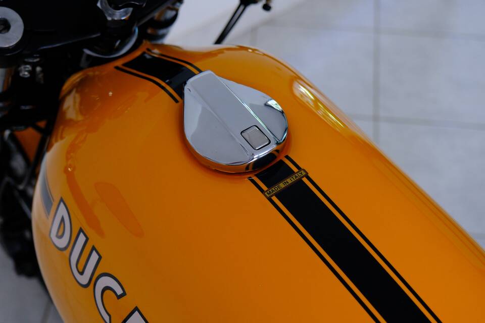 Afbeelding 77/96 van Ducati 750 Sport (1974)