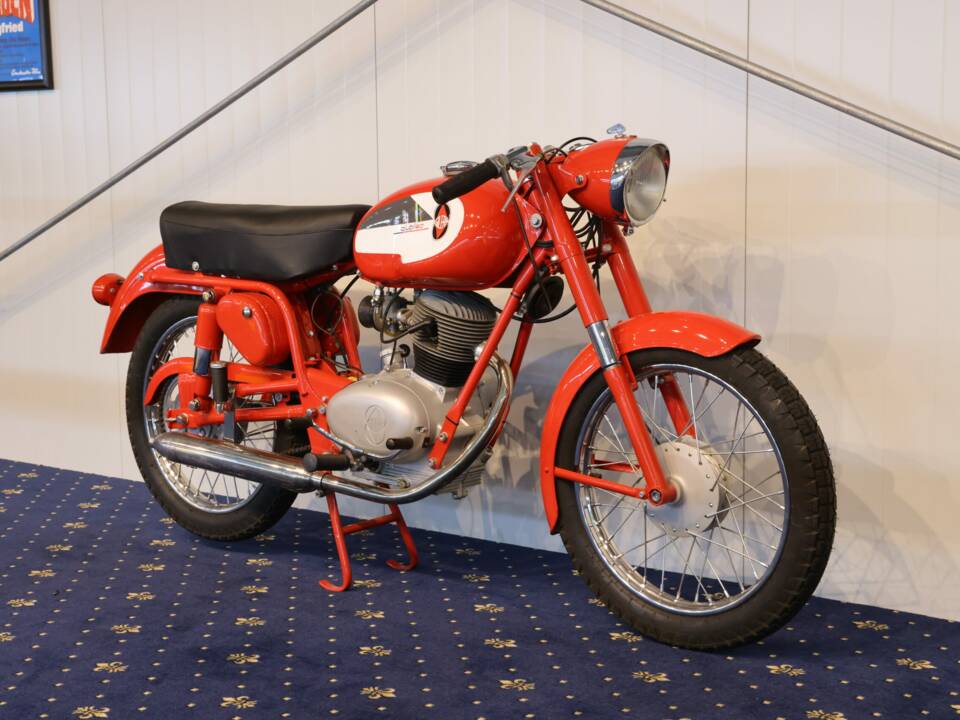 Image 1/26 of Gilera Giubileo 100 (1900)