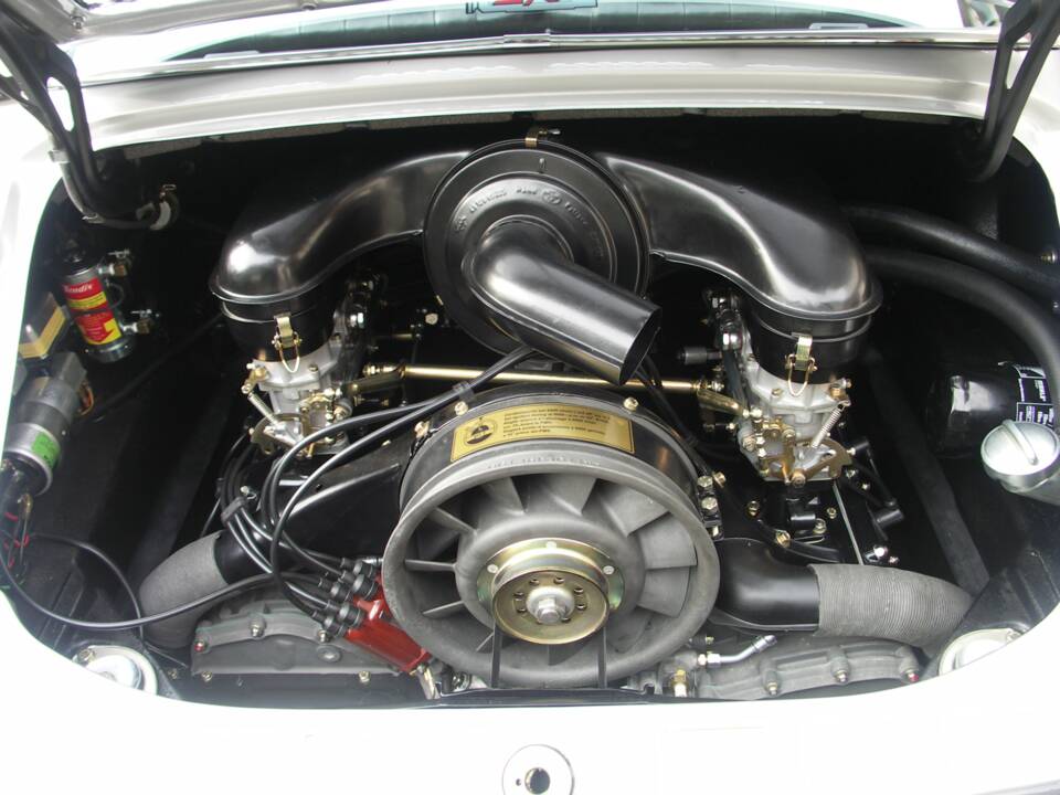 Bild 32/42 von Porsche 911 2.0 T (1968)