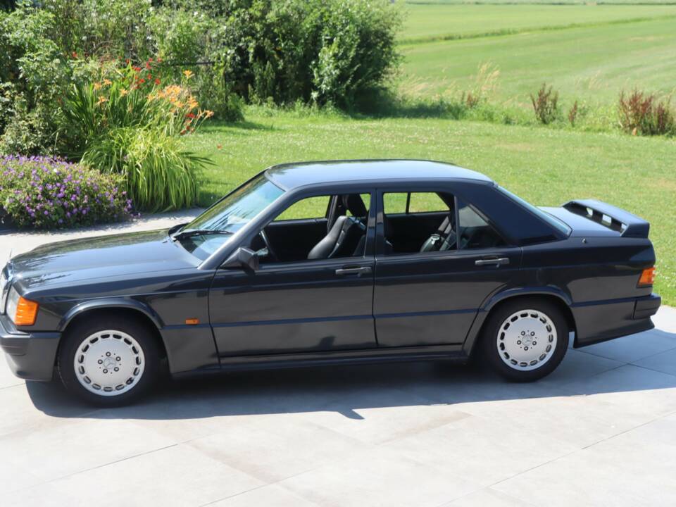 Immagine 34/50 di Mercedes-Benz 190 E 2.3-16 (1986)