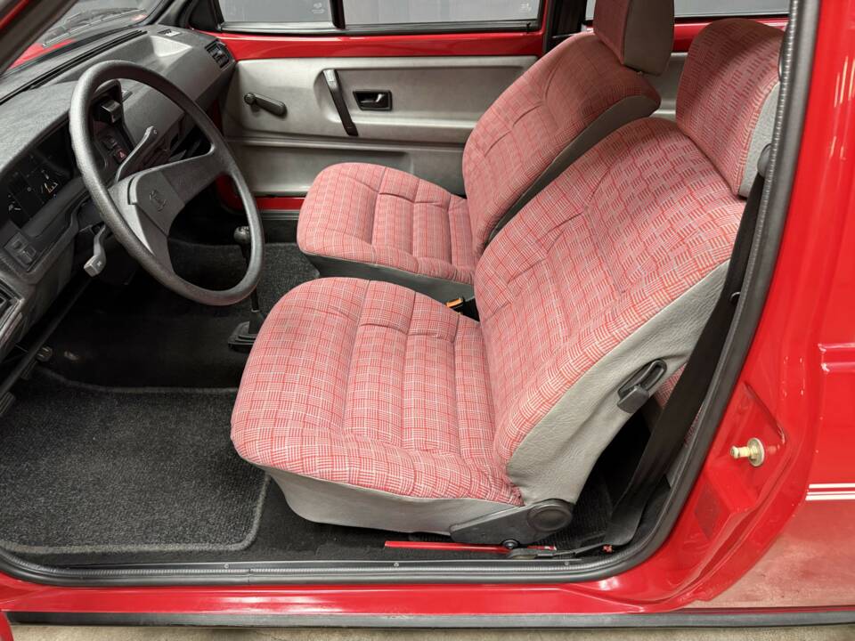 Bild 15/40 von Volkswagen Polo II Coupe 1.0 (1988)