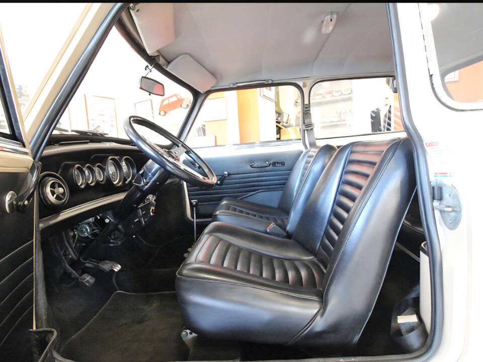 Image 25/51 de Innocenti Mini Cooper (1970)