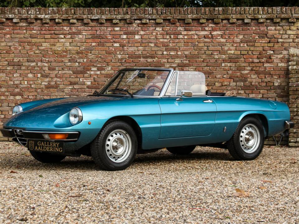 Image 28/50 of Alfa Romeo 2000 Spider Veloce (1981)