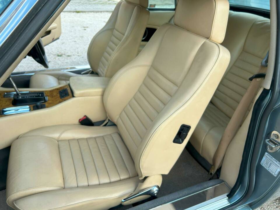 Image 9/38 de Jaguar XJ-S 3.6 (1990)
