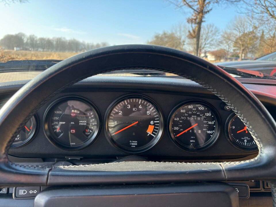 Bild 17/28 von Porsche 911 Carrera 3.2 (1989)