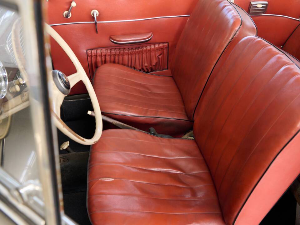 Bild 47/50 von Volkswagen Käfer 1200 Cabriolet (1957)