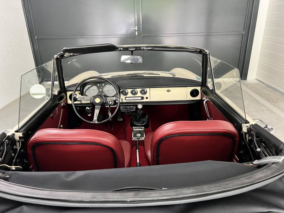 Immagine 13/20 di Alfa Romeo 1750 Spider (1968)