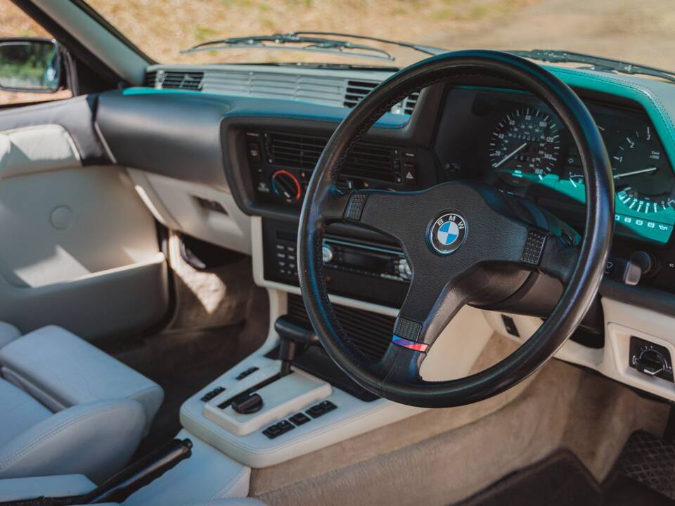 Image 4/34 of BMW 635 CSi (1989)