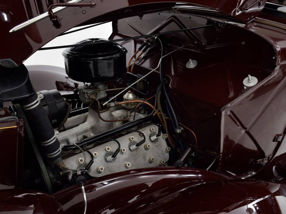 Image 21/22 of Ford V8 Club Convertible (1936)