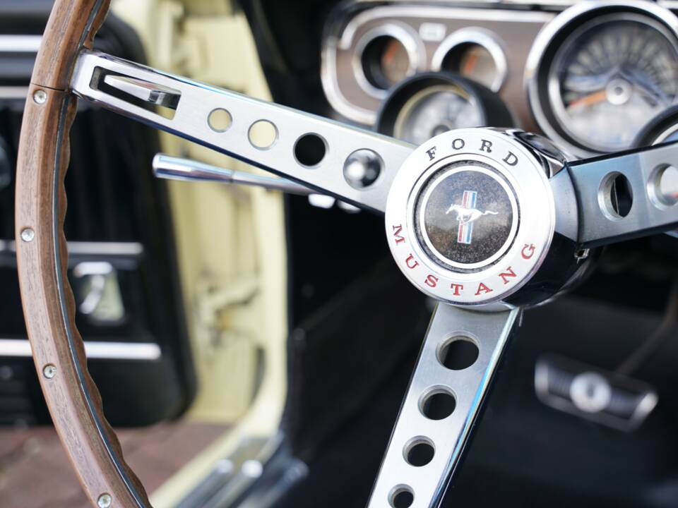 Immagine 36/50 di Ford Mustang 289 (1966)