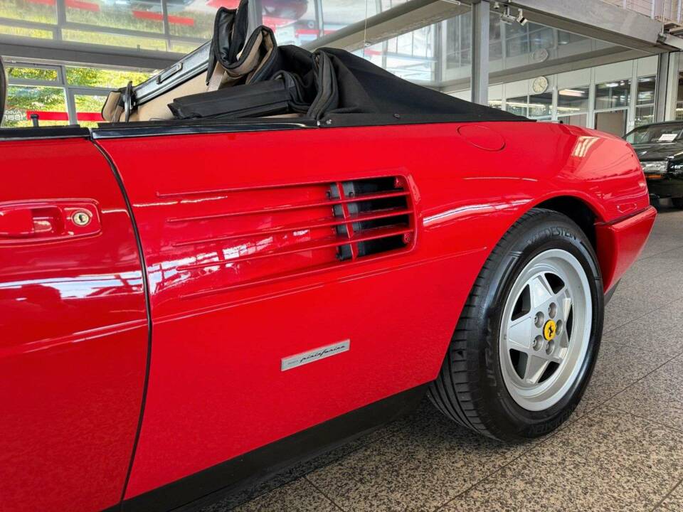 Afbeelding 23/33 van Ferrari Mondial T (1991)