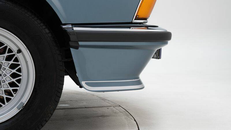 Image 12/15 of BMW 635 CSi (1984)