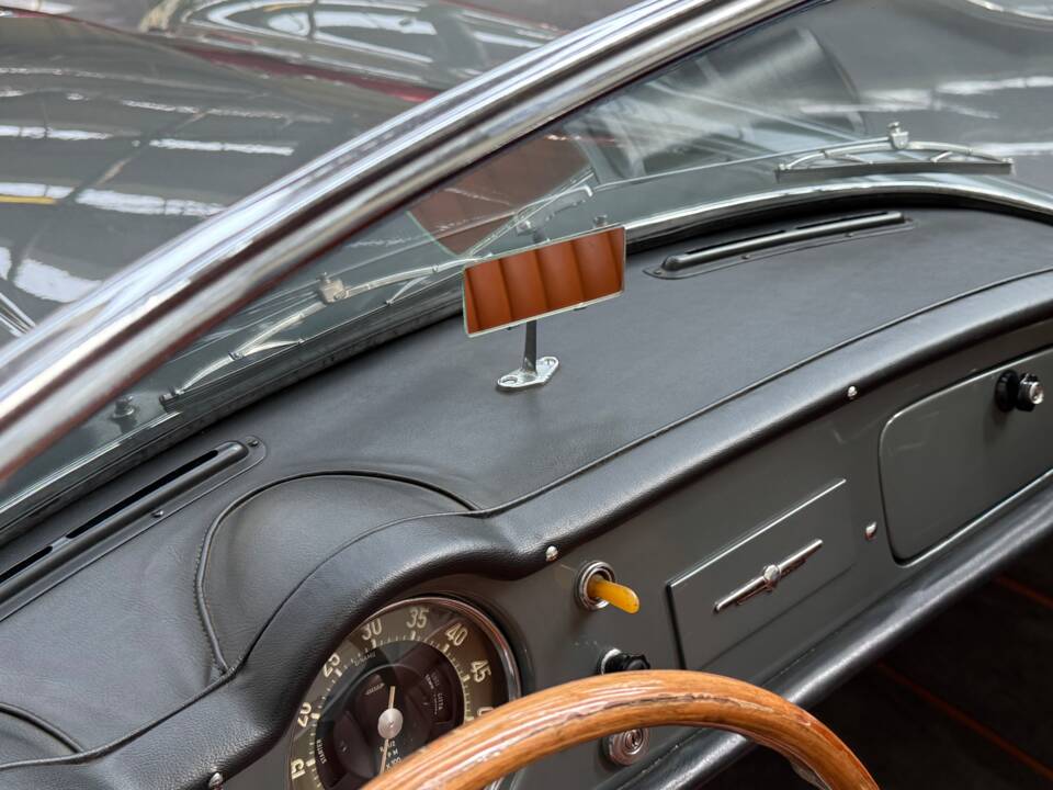 Bild 22/33 von Lancia Aurelia B24 Convertibile (1958)