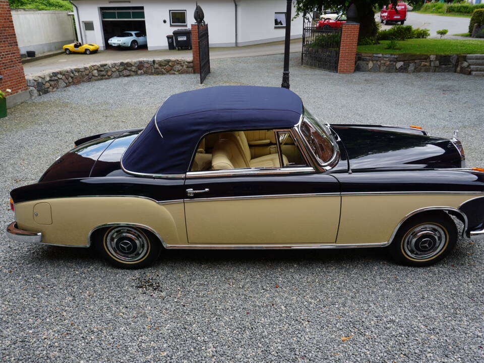 Imagen 3/22 de Mercedes-Benz 220 S Cabriolet (1956)