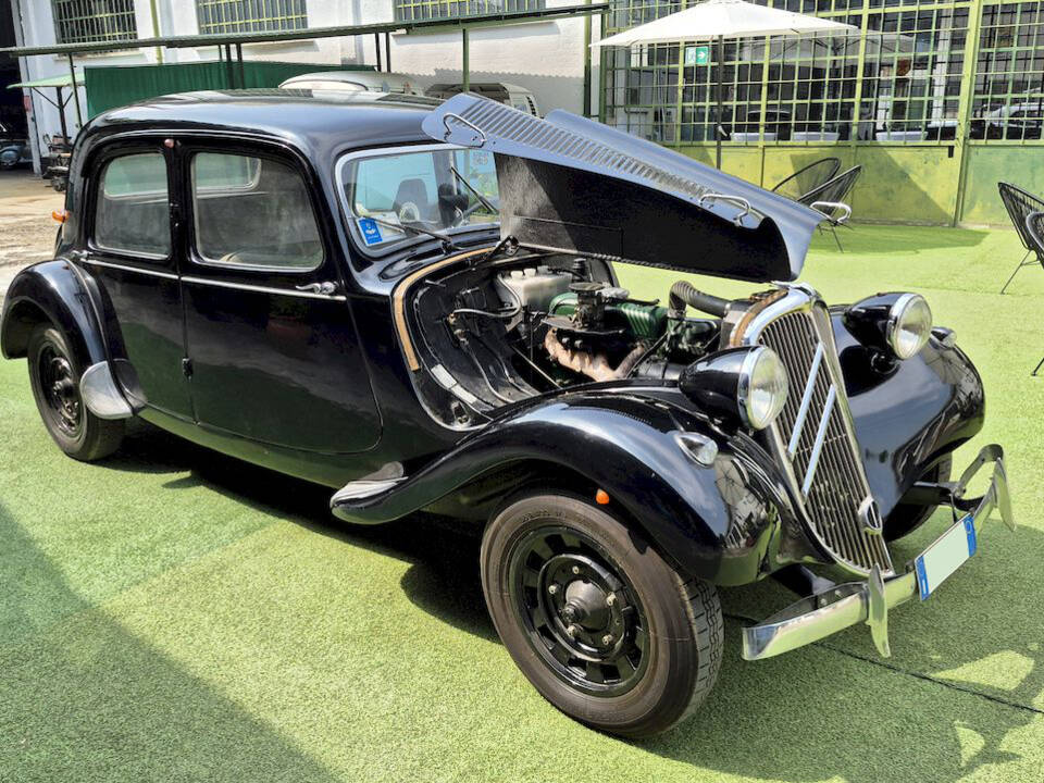 Image 41/47 of Citroën Traction Avant 11 BL (1955)