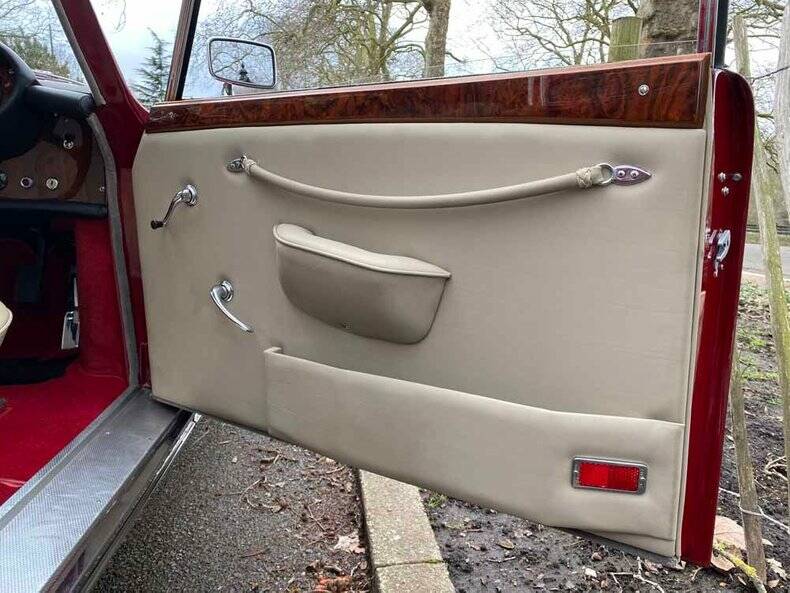 Image 36/50 of Bristol 410 (1967)