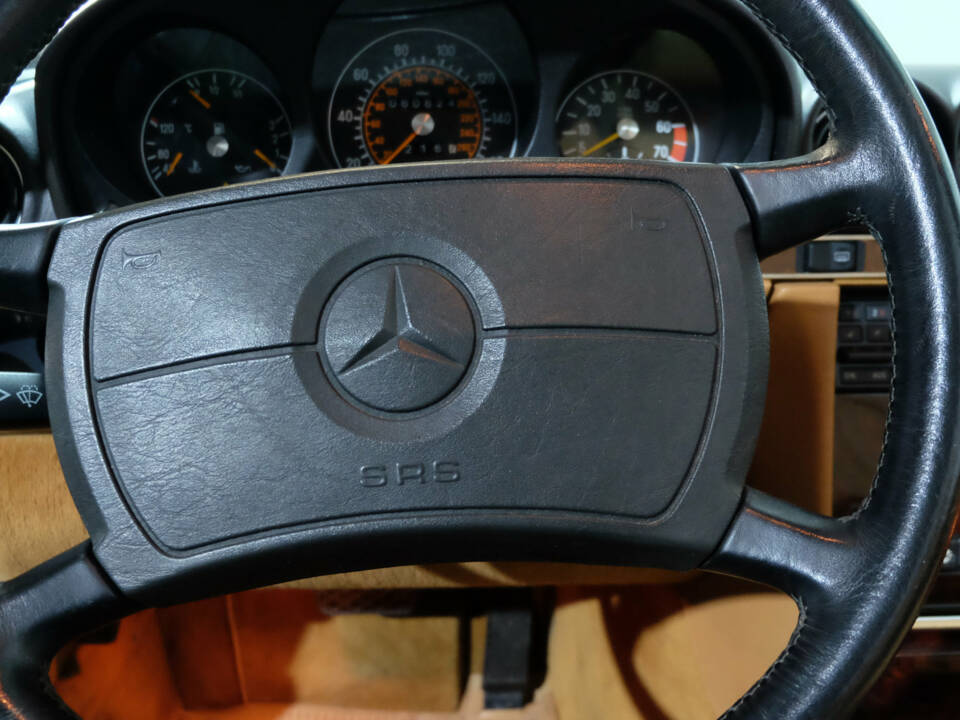 Image 7/19 of Mercedes-Benz 560 SL (1988)