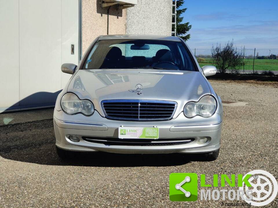 Image 9/10 de Mercedes-Benz C 220 CDI (2000)