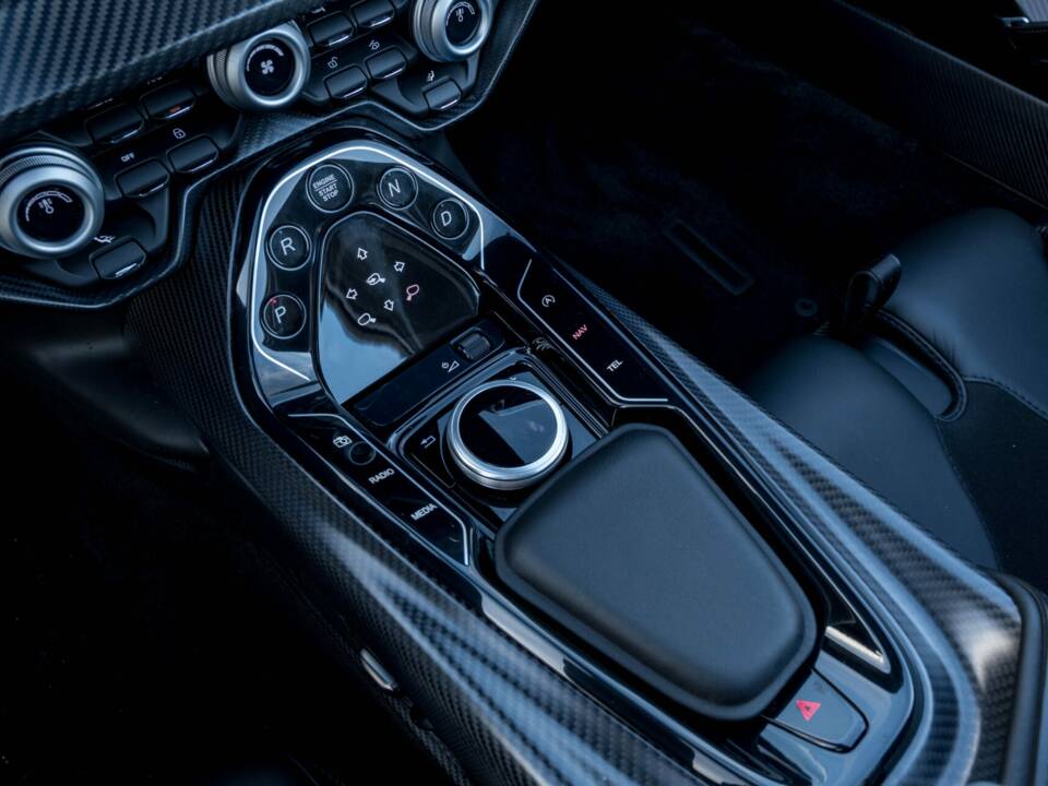 Bild 25/35 von Aston Martin V12 Speedster (2021)
