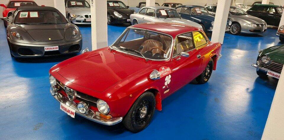Image 37/37 of Alfa Romeo Giulia GT 1300 Junior (1974)