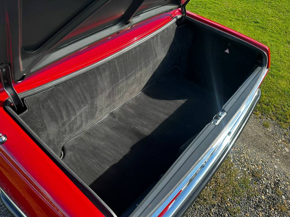 Image 26/50 de Mercedes-Benz 300 SL (1988)