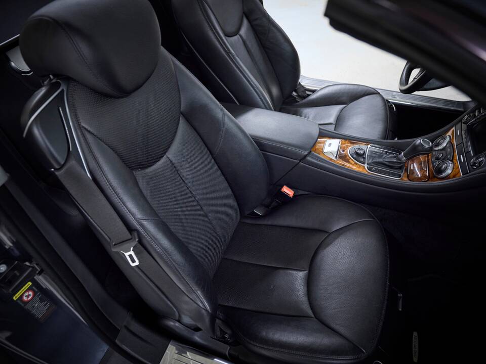 Image 74/99 de Mercedes-Benz SL 550 (2007)