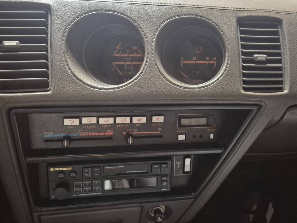 Bild 52/70 von Nissan 300 ZX (1984)