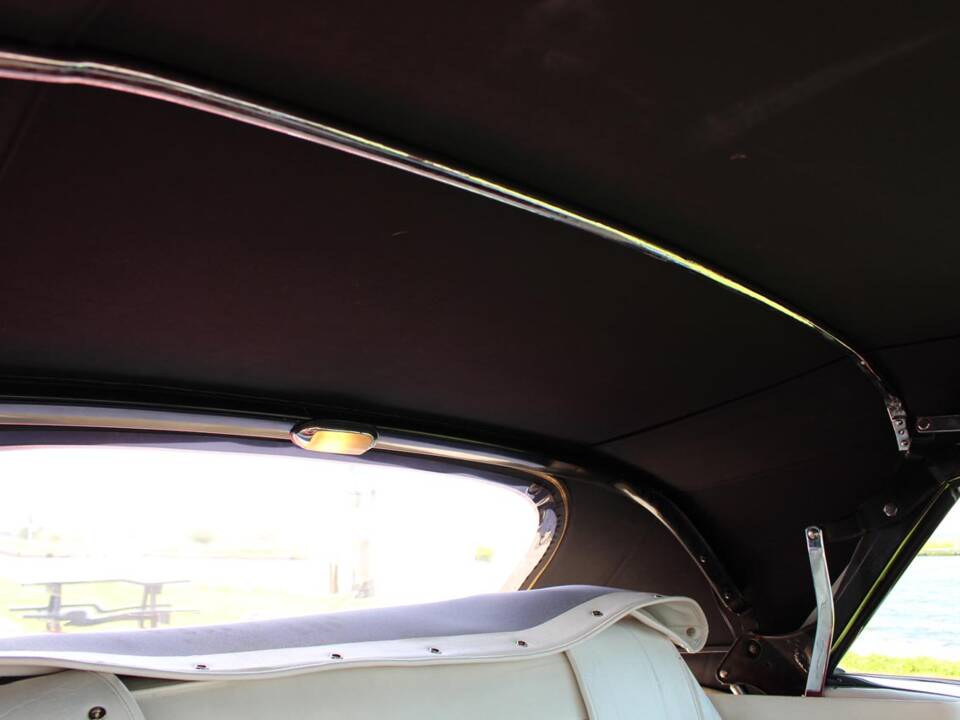 Bild 23/29 von Cadillac 62 Convertible (1956)