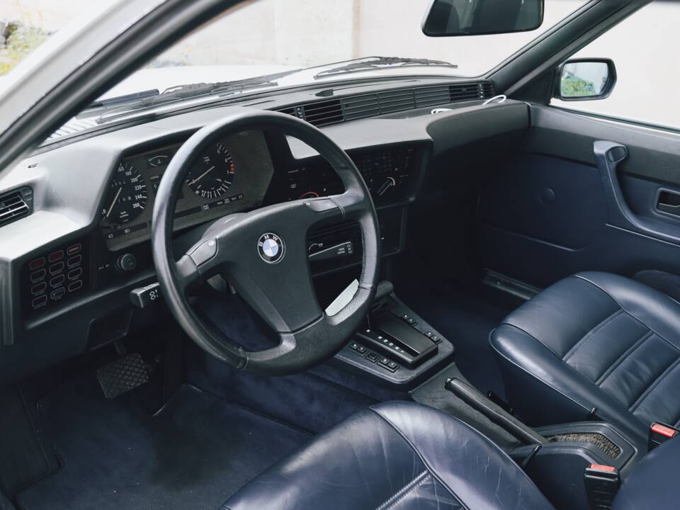 Bild 37/40 von BMW 633 CSi (1984)