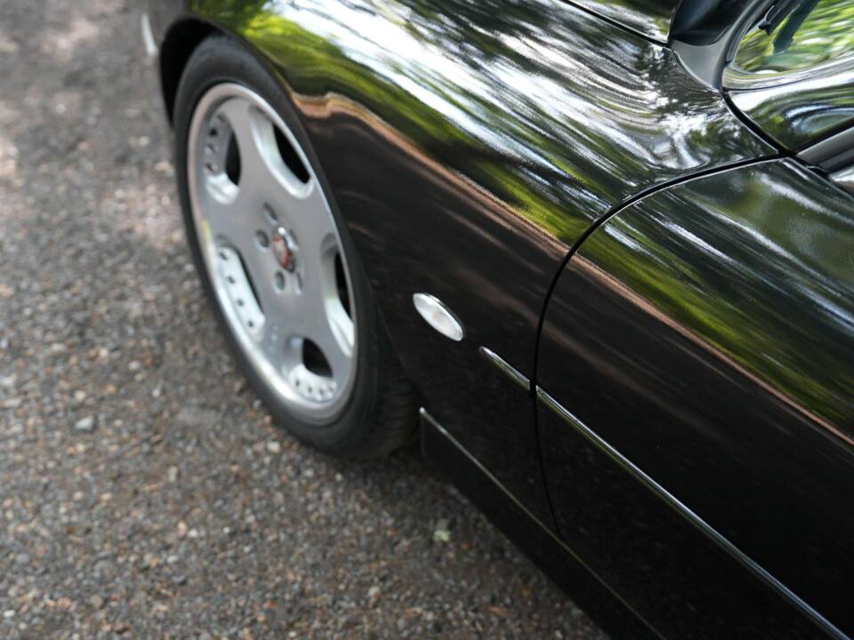 Image 28/50 of Jaguar XKR (1998)