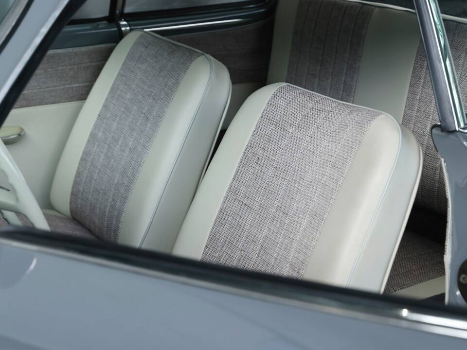 Image 27/50 of Volkswagen Karmann Ghia 1500 (1961)