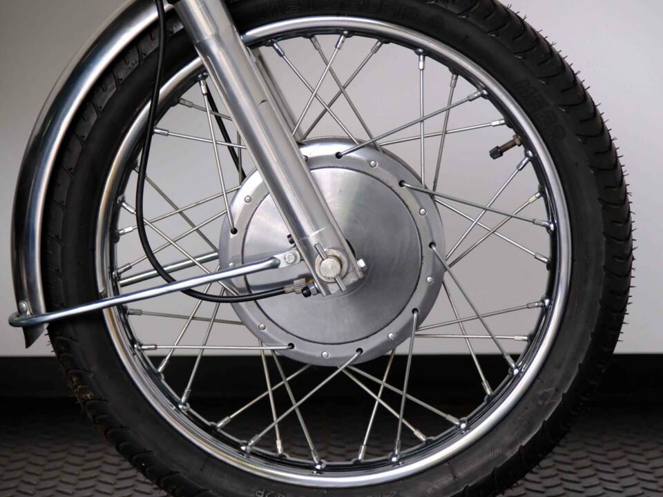 Image 3/57 of Benelli 125 Sport Special (1971)