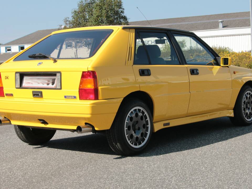 Image 5/84 of Lancia Delta HF Integrale (1991)