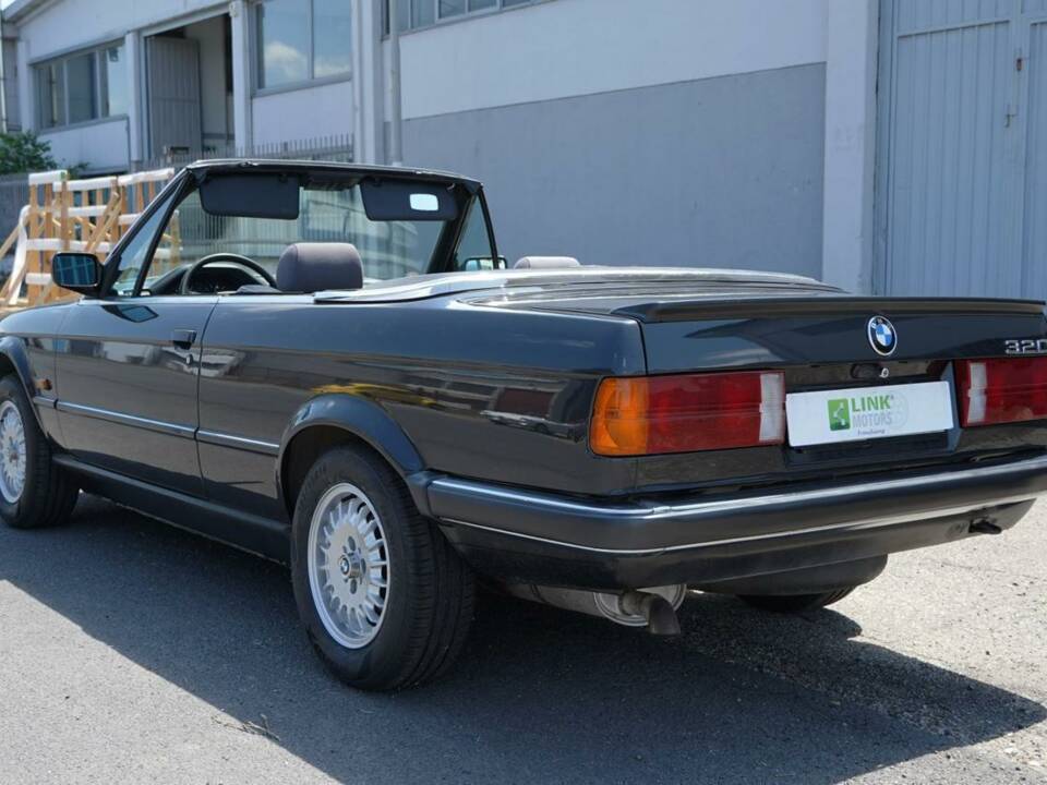 Image 5/19 de BMW 320i (1989)
